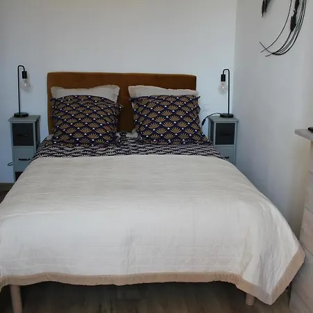 Esmeralda Avec 2 En Meuble 3 Etoiles *